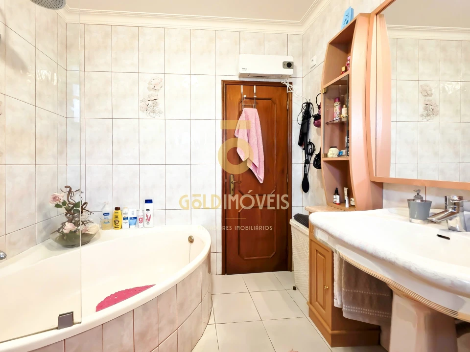 Moradia T4 para Venda em Galegos Foto 17