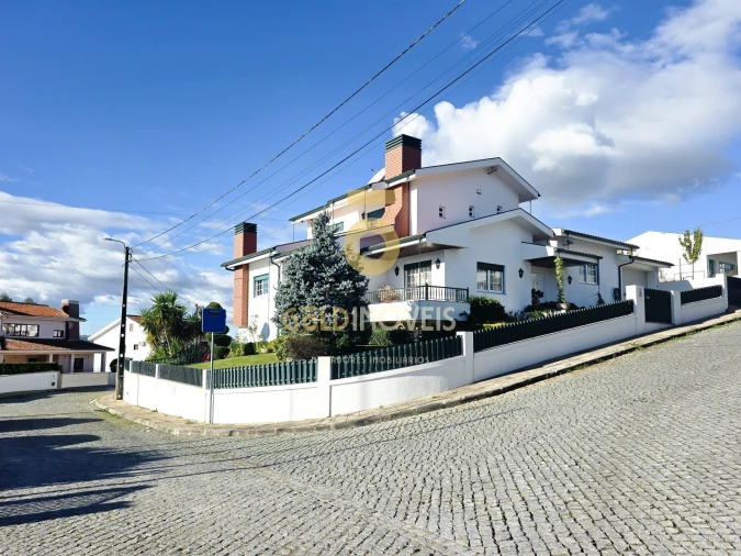 Moradia T4 para Venda em Galegos Foto 54