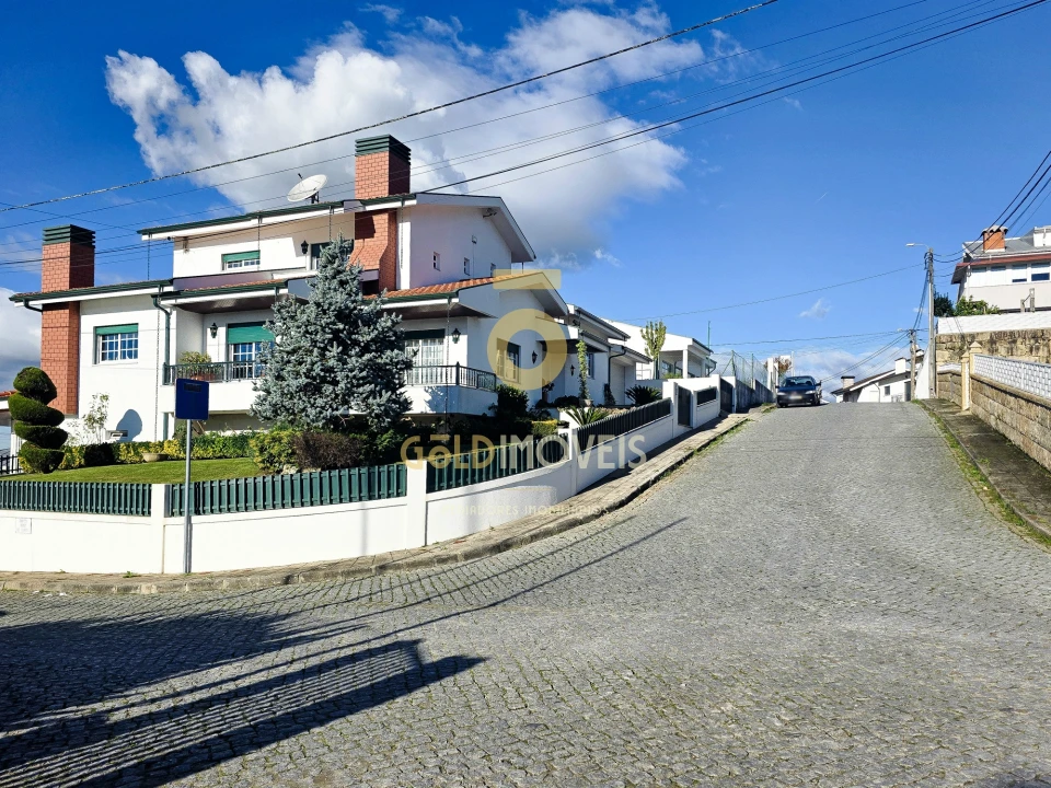 Moradia T4 para Venda em Galegos Foto 53