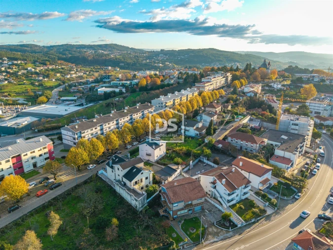 Moradia T3 para Venda em Penafiel Foto 3