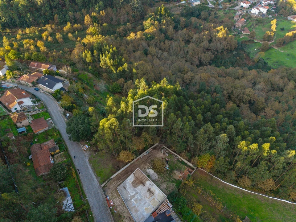 Terreno para Venda em Paço de Sousa Foto 7