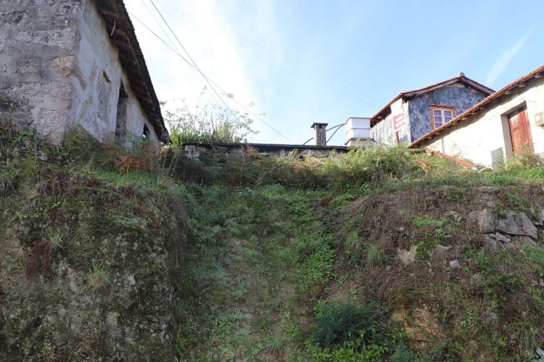 Moradia T2 para Venda em Rebordões Foto 3