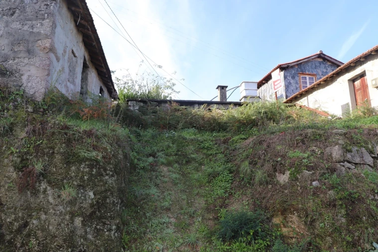 Moradia T2 para Venda em Rebordões Foto 3