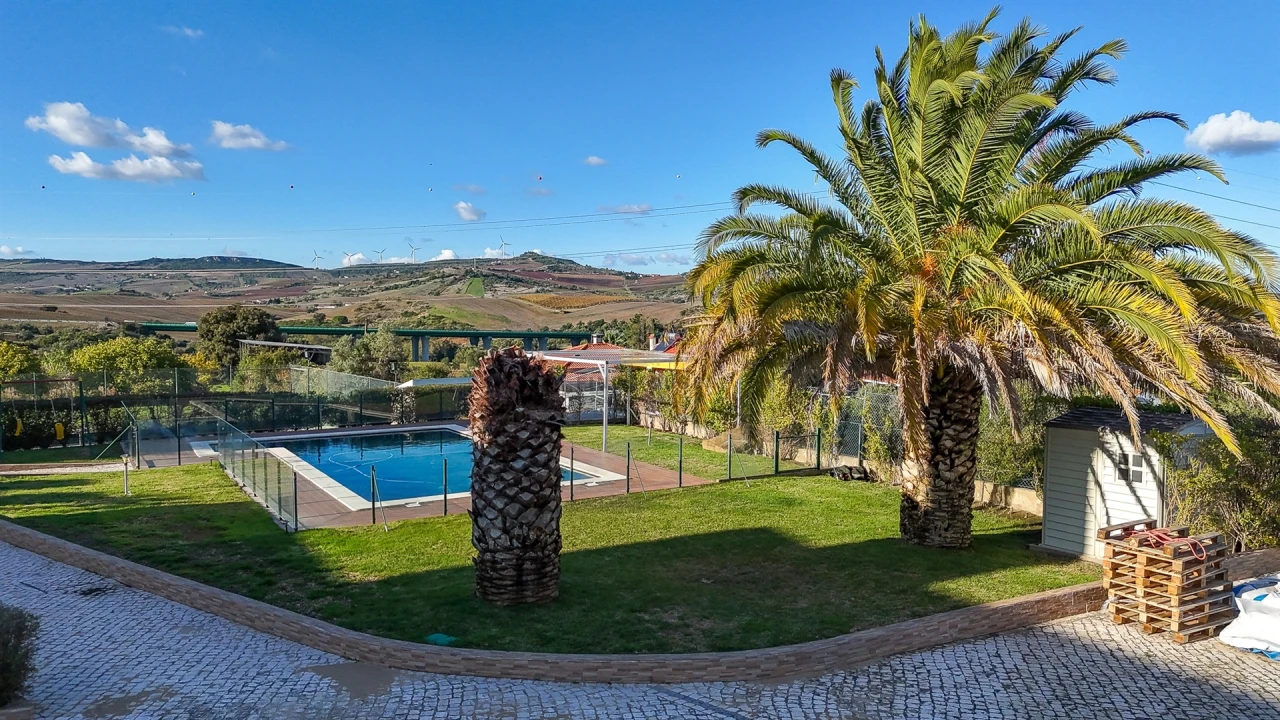 Moradia T4 para Venda em Castanheira do Ribatejo e Cachoeiras Foto 5