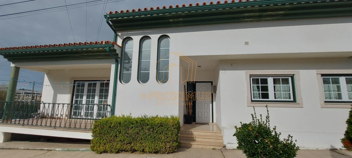 Moradia T4 para Venda em Tavarede Foto 2