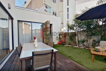 Moradia T3 para Venda em Lordelo do Ouro e Massarelos