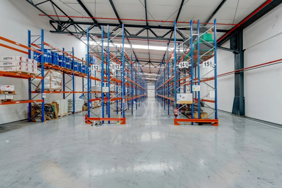 Armazém para Arrendamento em Rio de Mouro Foto 8