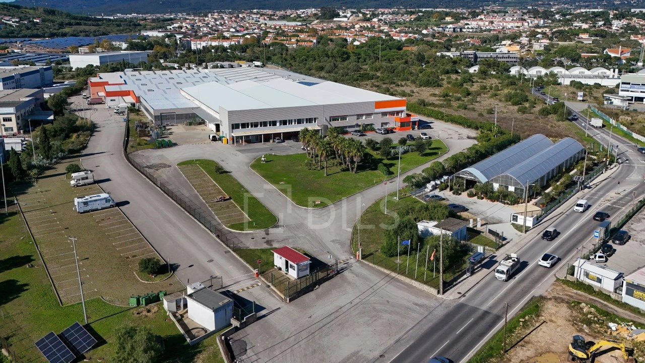 Armazém para Arrendamento em Rio de Mouro Foto 19