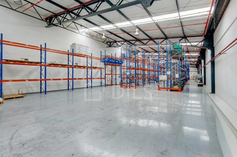 Armazém para Arrendamento em Rio de Mouro Foto 8