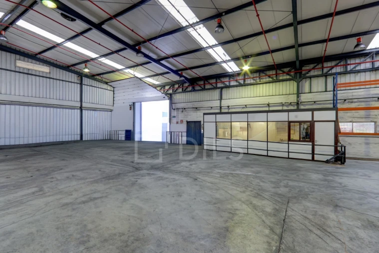 Armazém para Arrendamento em Rio de Mouro Foto 13