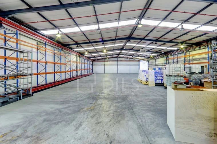 Armazém para Arrendamento em Rio de Mouro Foto 17