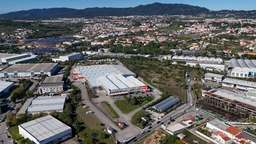 Armazém para Arrendamento em Rio de Mouro Foto 21