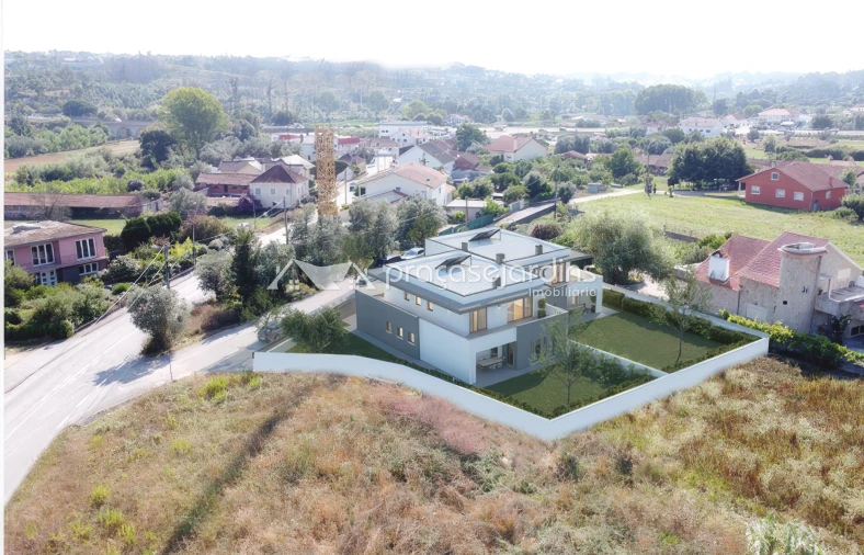 Moradia T4 para Venda em Colmeias e Memória Foto 3