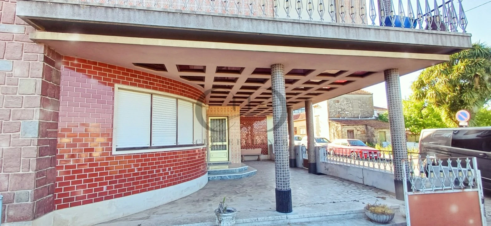 Moradia T4 para Venda em Fânzeres e São Pedro da Cova Foto 2