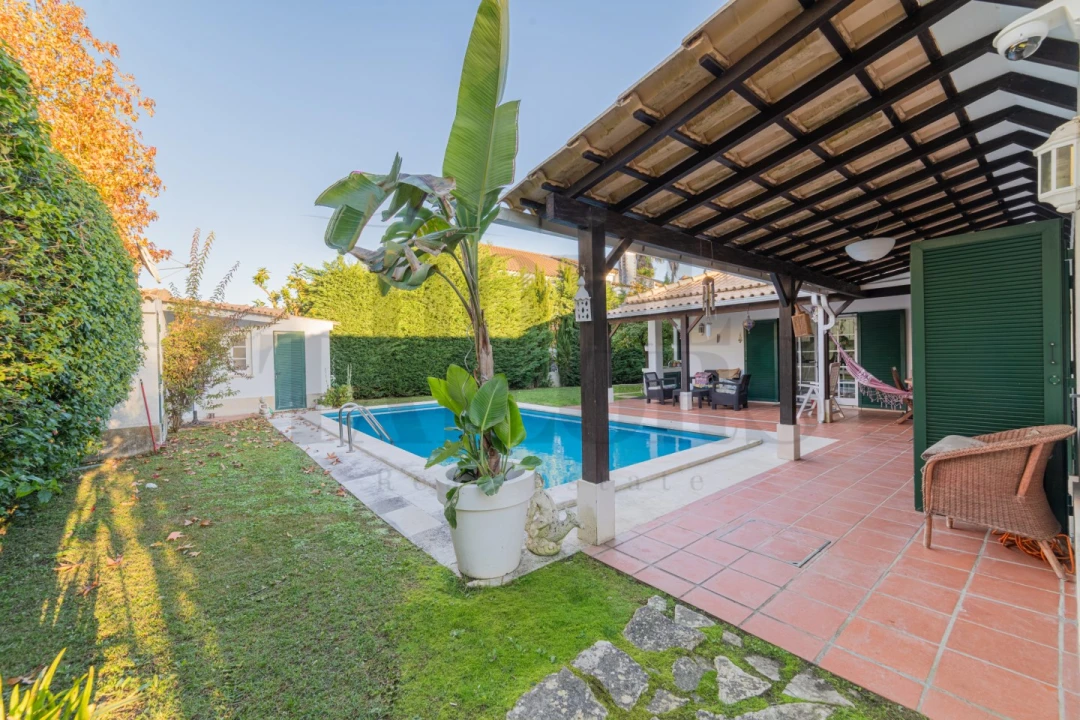 Moradia T5 para Venda em Corroios Foto 6