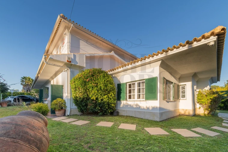 Moradia T5 para Venda em Corroios Foto 4