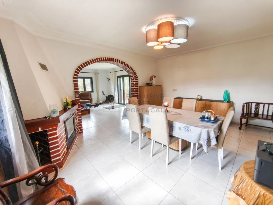 Moradia T5 para Arrendamento em Rebordões (Souto) Foto 15