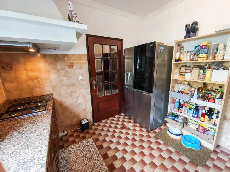 Moradia T5 para Arrendamento em Rebordões (Souto) Foto 21