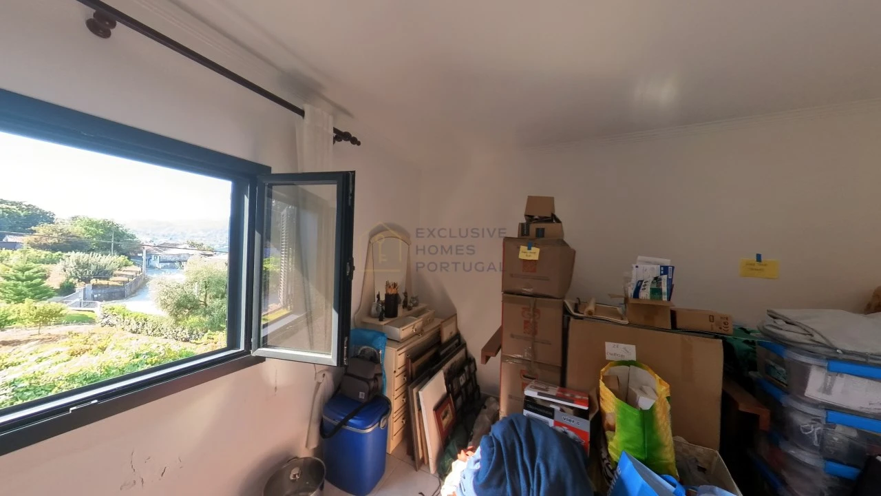 Moradia T5 para Arrendamento em Rebordões (Souto) Foto 157