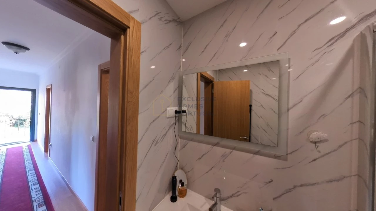 Moradia T5 para Arrendamento em Rebordões (Souto) Foto 100