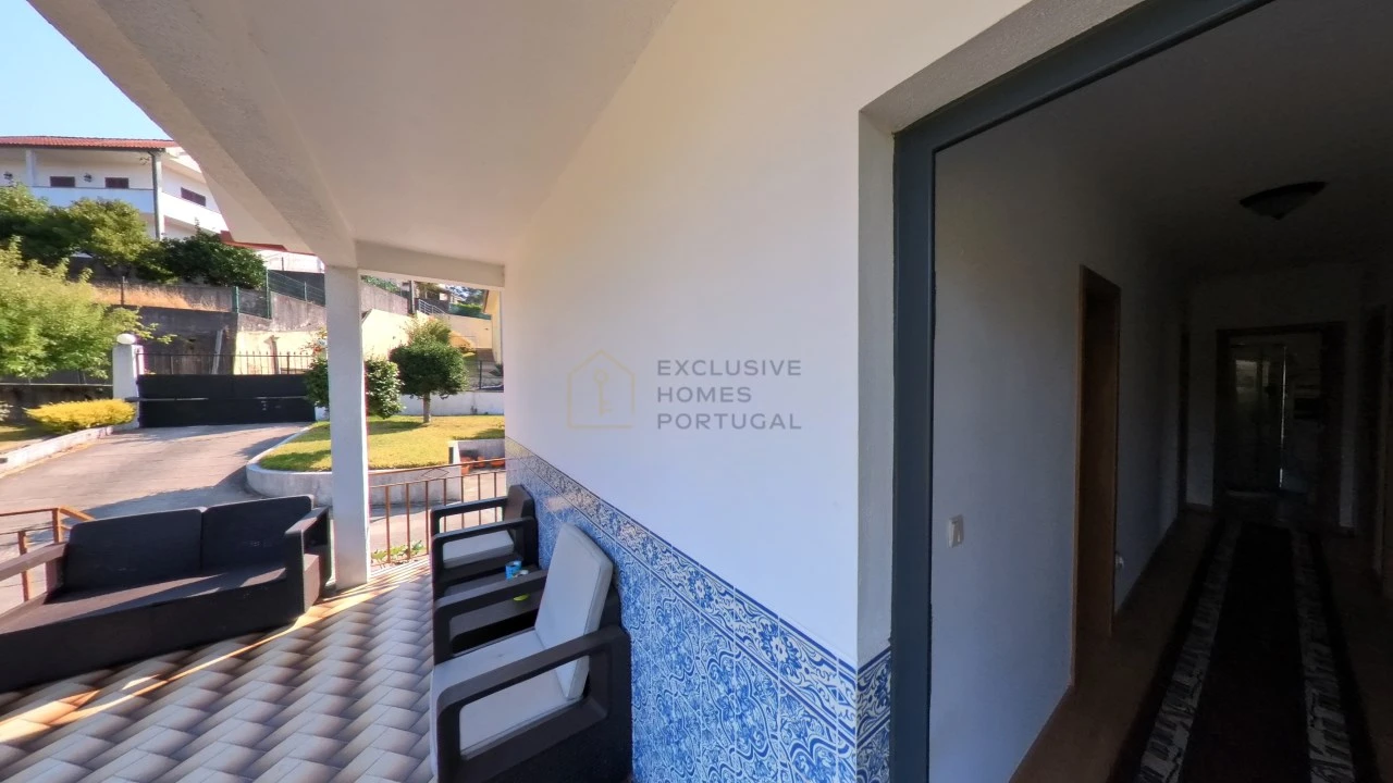 Moradia T5 para Arrendamento em Rebordões (Souto) Foto 75