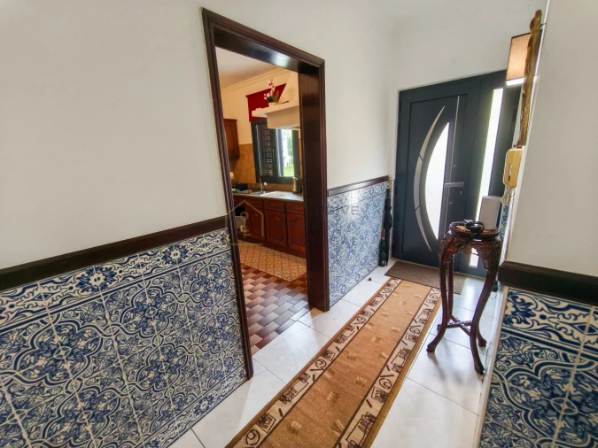 Moradia T5 para Arrendamento em Rebordões (Souto) Foto 14