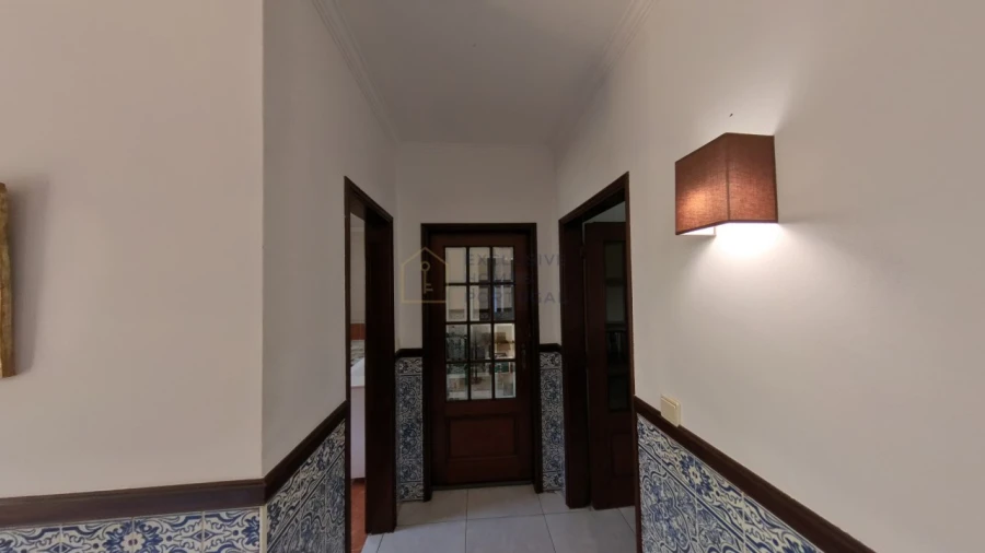 Moradia T5 para Arrendamento em Rebordões (Souto) Foto 113