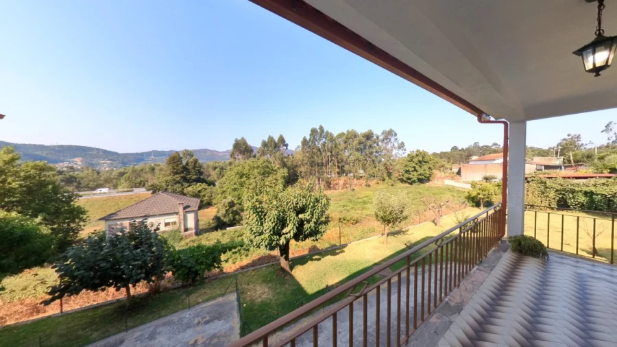 Moradia T5 para Arrendamento em Rebordões (Souto) Foto 132