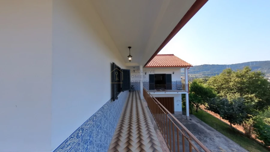 Moradia T5 para Arrendamento em Rebordões (Souto) Foto 134