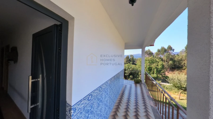 Moradia T5 para Arrendamento em Rebordões (Souto) Foto 76