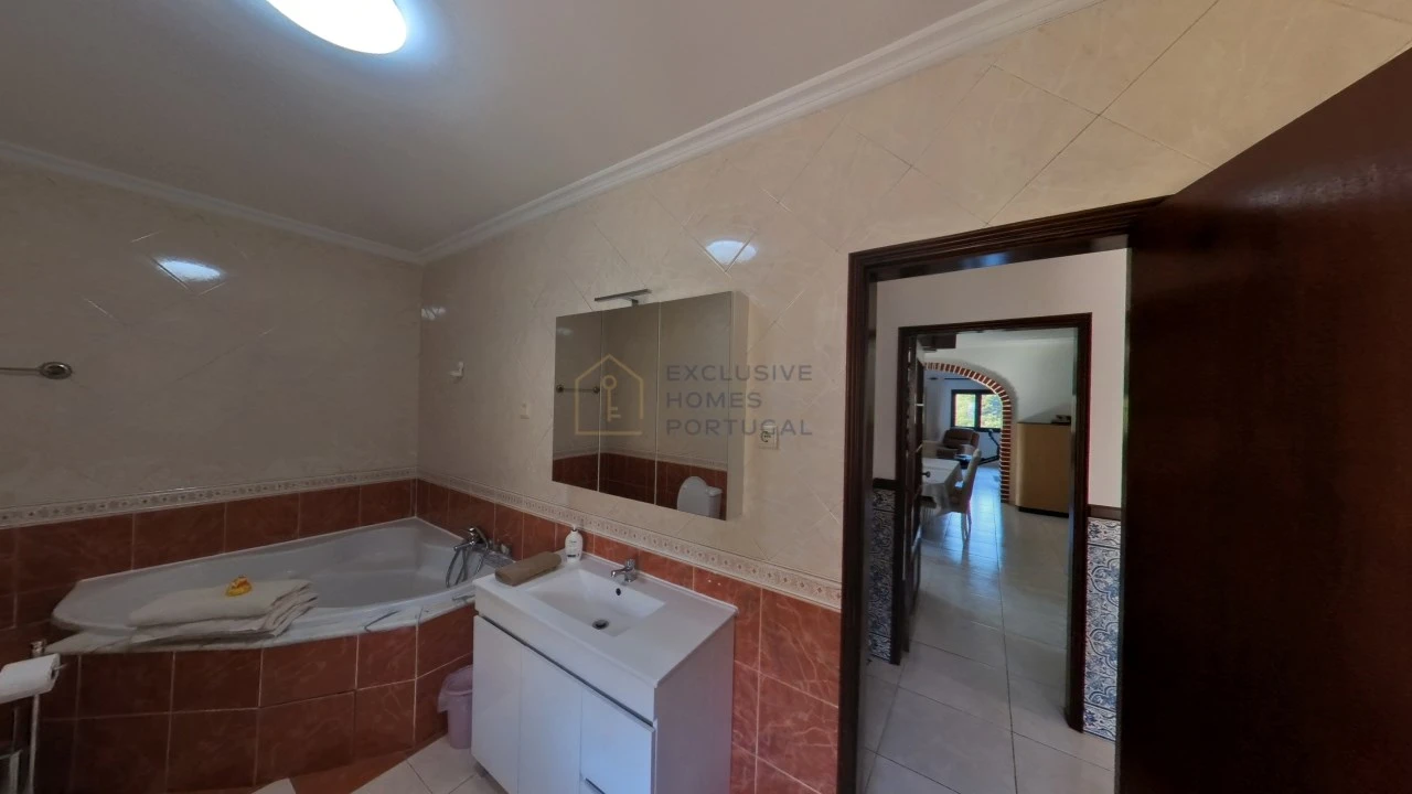 Moradia T5 para Arrendamento em Rebordões (Souto) Foto 127