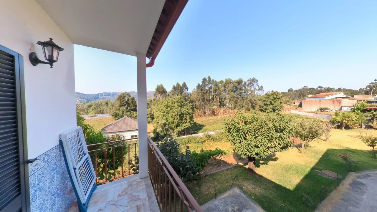 Moradia T5 para Arrendamento em Rebordões (Souto) Foto 141