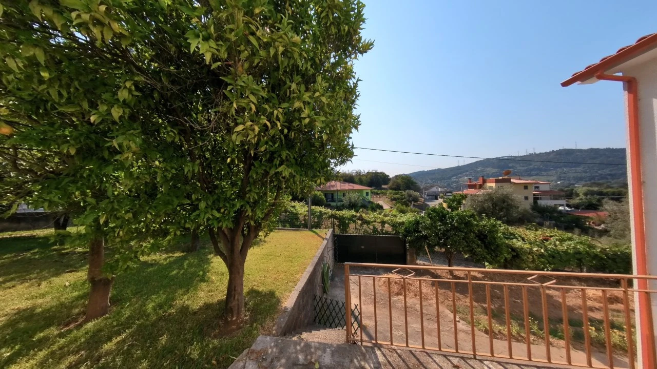 Moradia T5 para Arrendamento em Rebordões (Souto) Foto 53