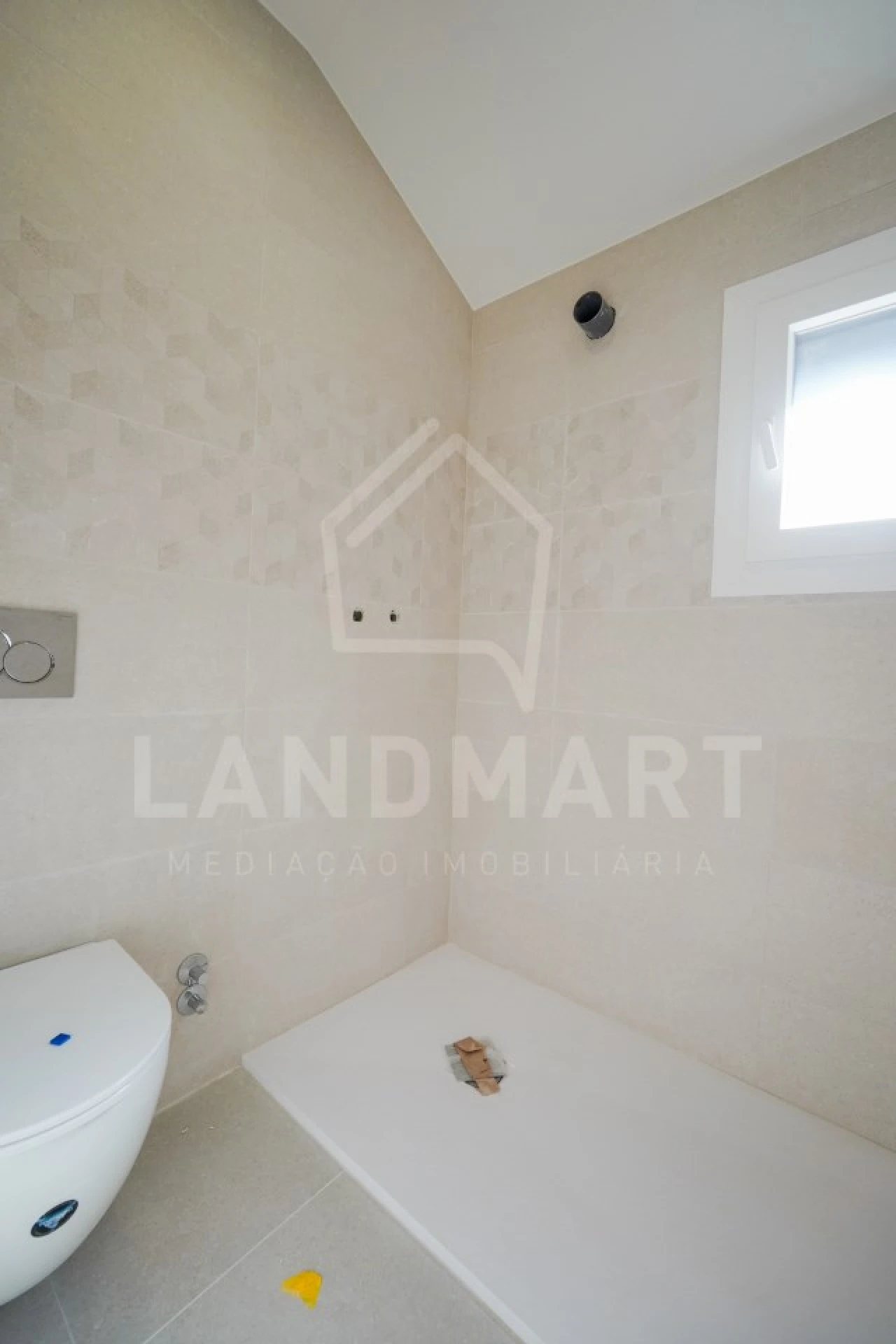 Moradia T3 para Venda em Turquel Foto 18