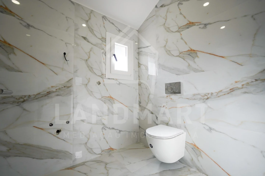 Moradia T3 para Venda em Turquel Foto 19