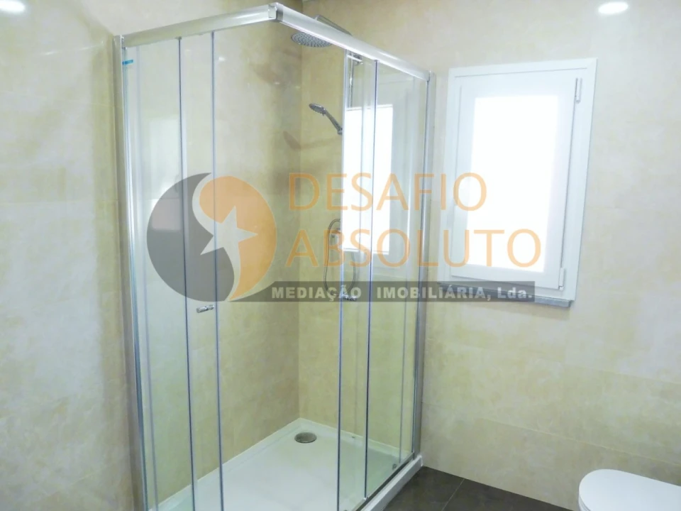 Moradia T4 para Venda em Quinta do Anjo Foto 11