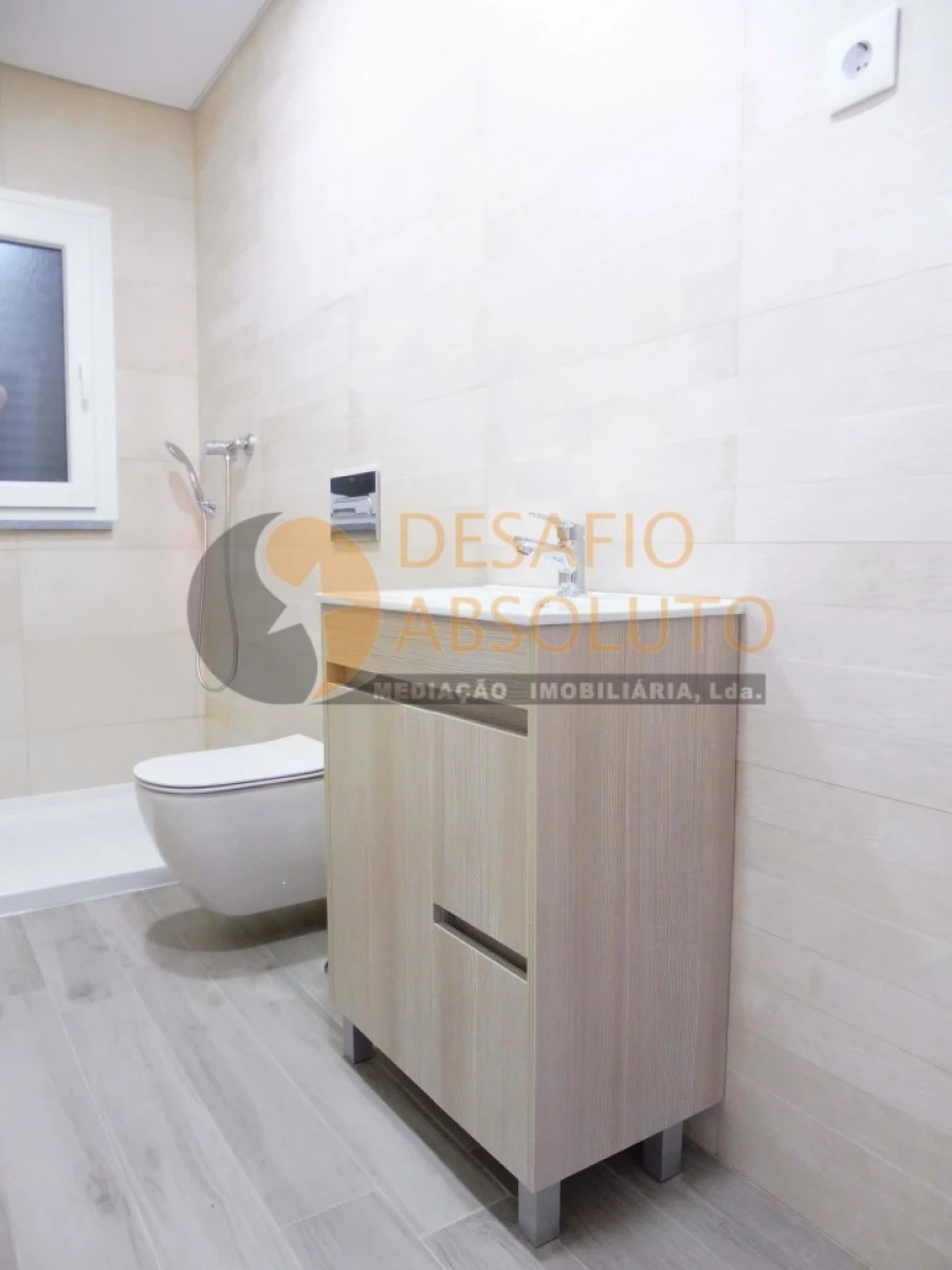 Moradia T4 para Venda em Quinta do Anjo Foto 4