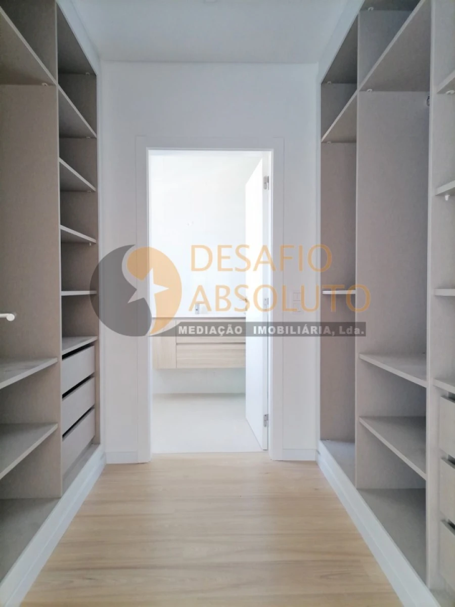 Moradia T4 para Venda em Quinta do Anjo Foto 9