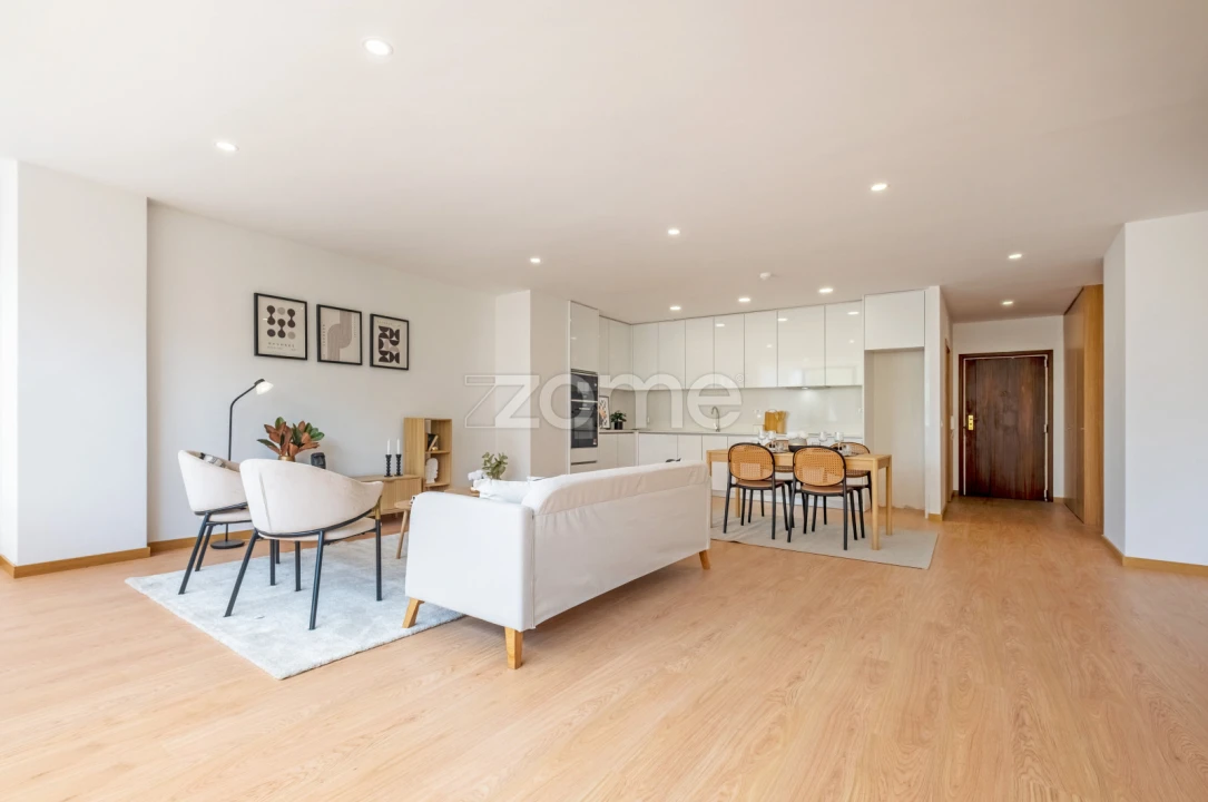 Apartamento T3 para Venda em Ramalde Foto 13