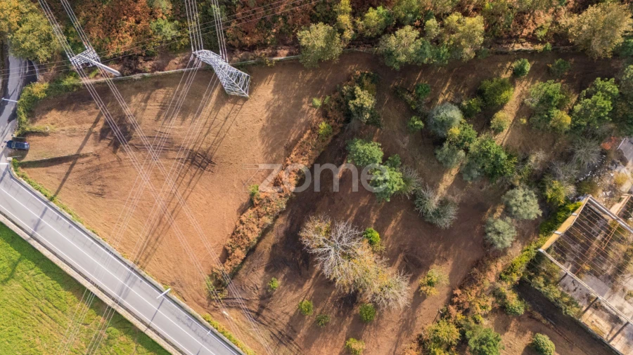 Terreno Comércio / Armazém para Venda em Mazarefes e Vila Fria