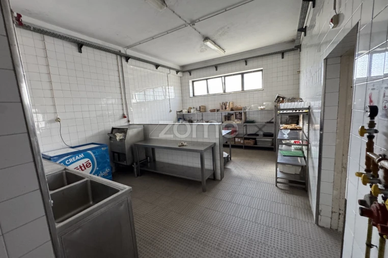 Negócio para Venda em Tortosendo Foto 8