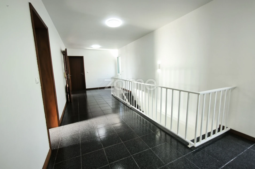 Moradia T6 para Venda em Nossa Senhora dos Remedios Foto 14