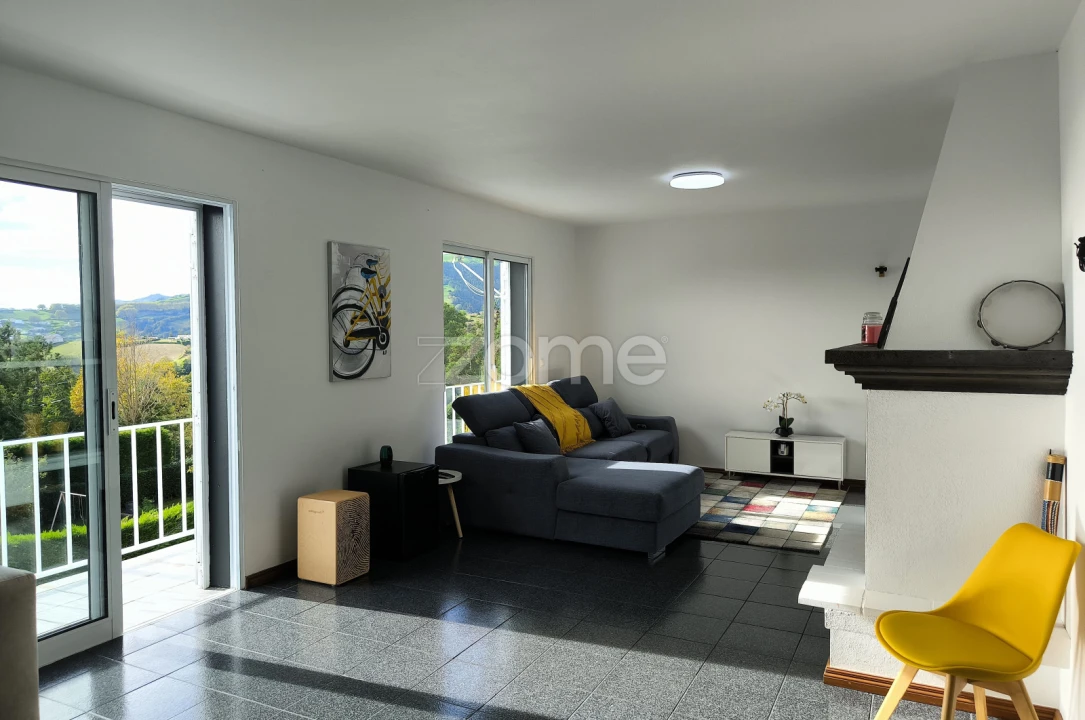 Moradia T6 para Venda em Nossa Senhora dos Remedios Foto 11