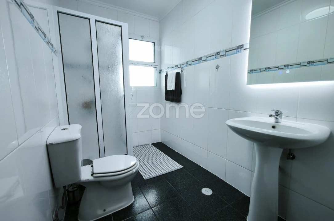 Moradia T6 para Venda em Nossa Senhora dos Remedios Foto 18