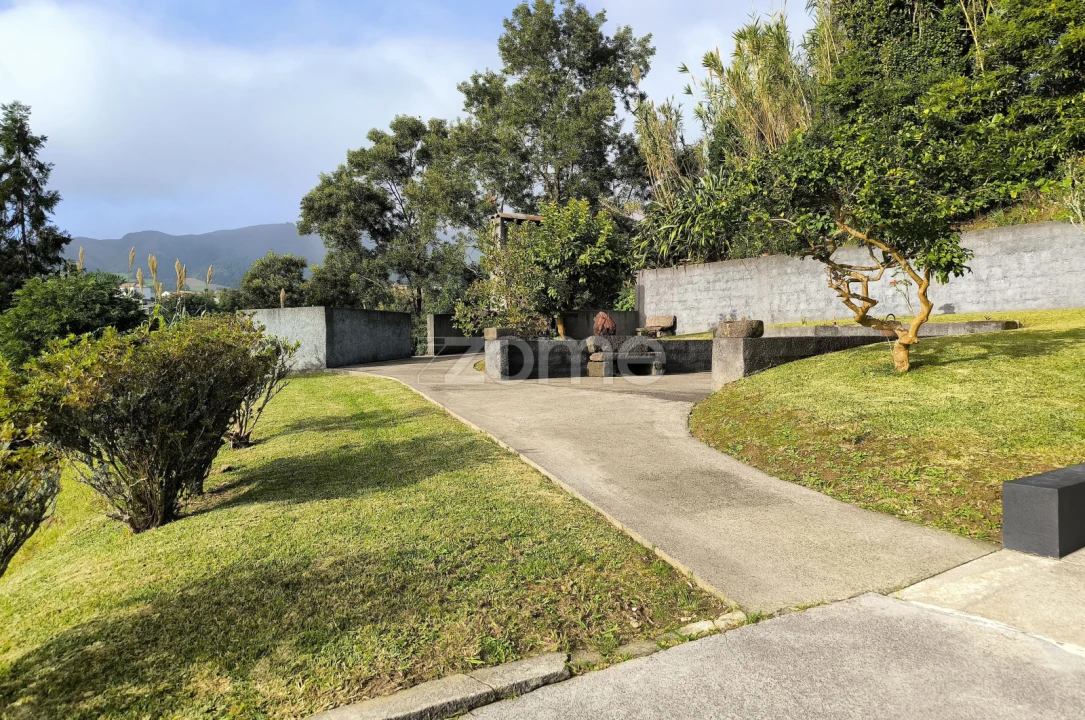 Moradia T6 para Venda em Nossa Senhora dos Remedios Foto 30