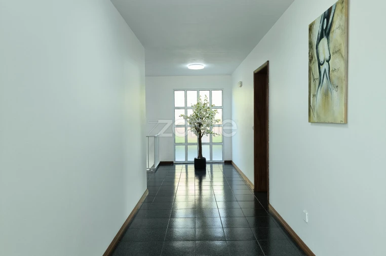 Moradia T6 para Venda em Nossa Senhora dos Remedios Foto 4