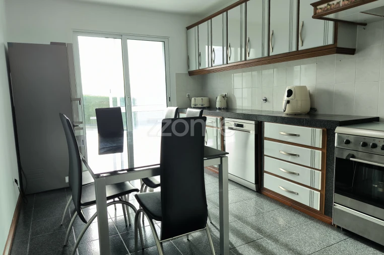 Moradia T6 para Venda em Nossa Senhora dos Remedios Foto 22