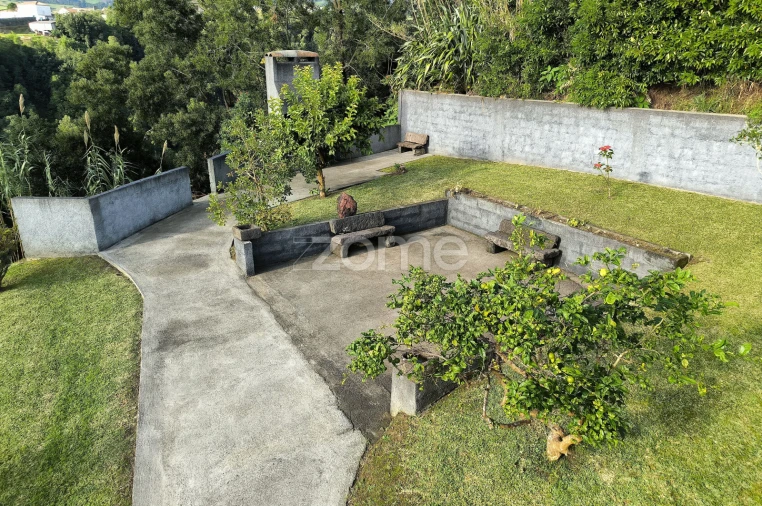 Moradia T6 para Venda em Nossa Senhora dos Remedios Foto 31