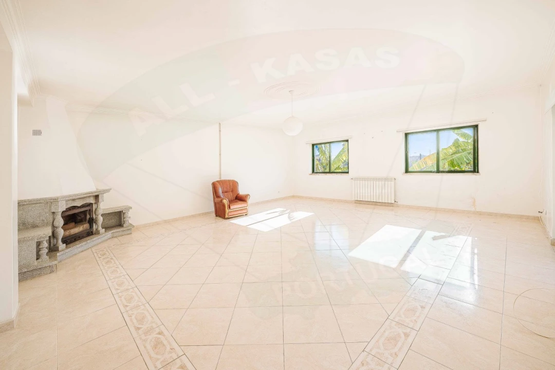 Moradia T5 para Venda em Cacém e São Marcos Foto 4