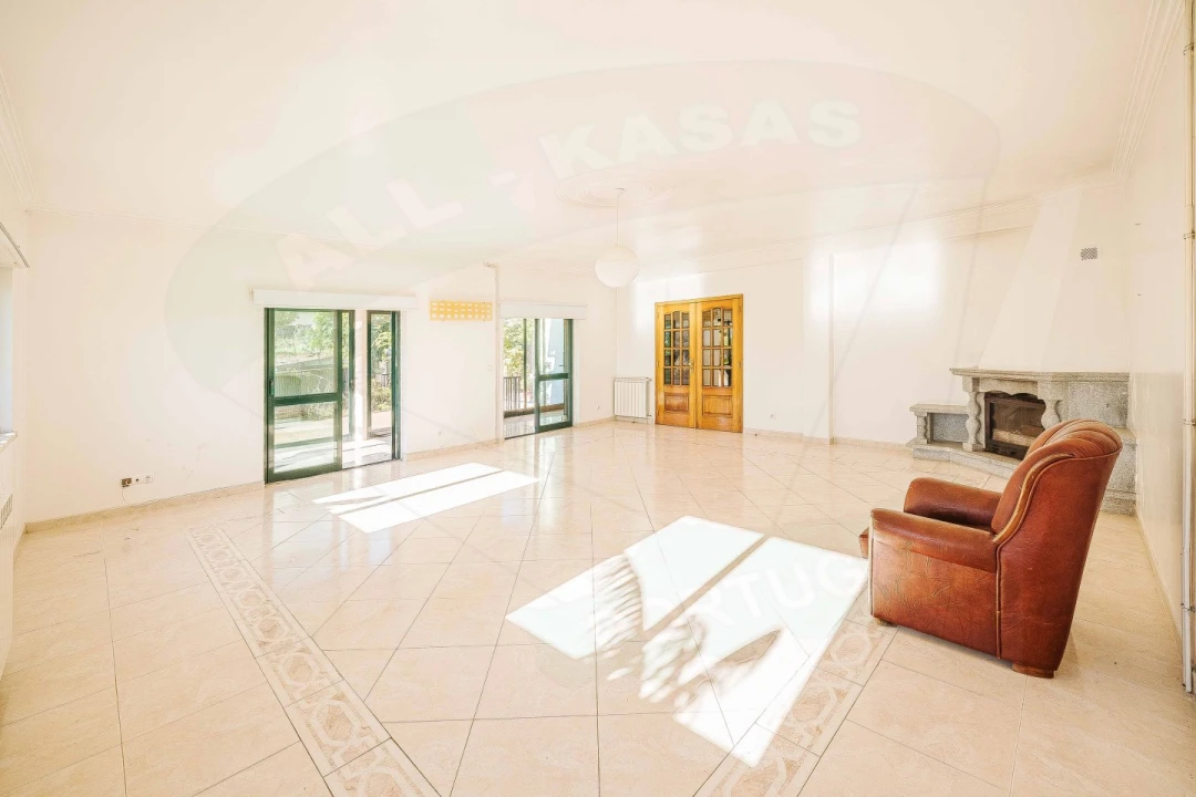 Moradia T5 para Venda em Cacém e São Marcos Foto 5